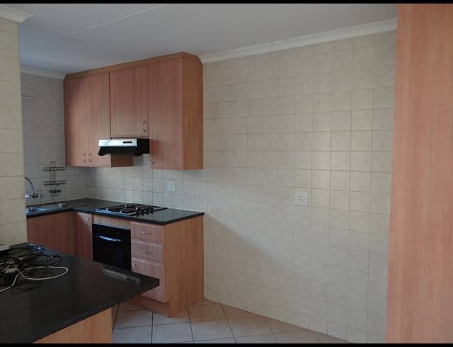 3 BEDROOM SIMPLEX TO LET IN THE WILDS